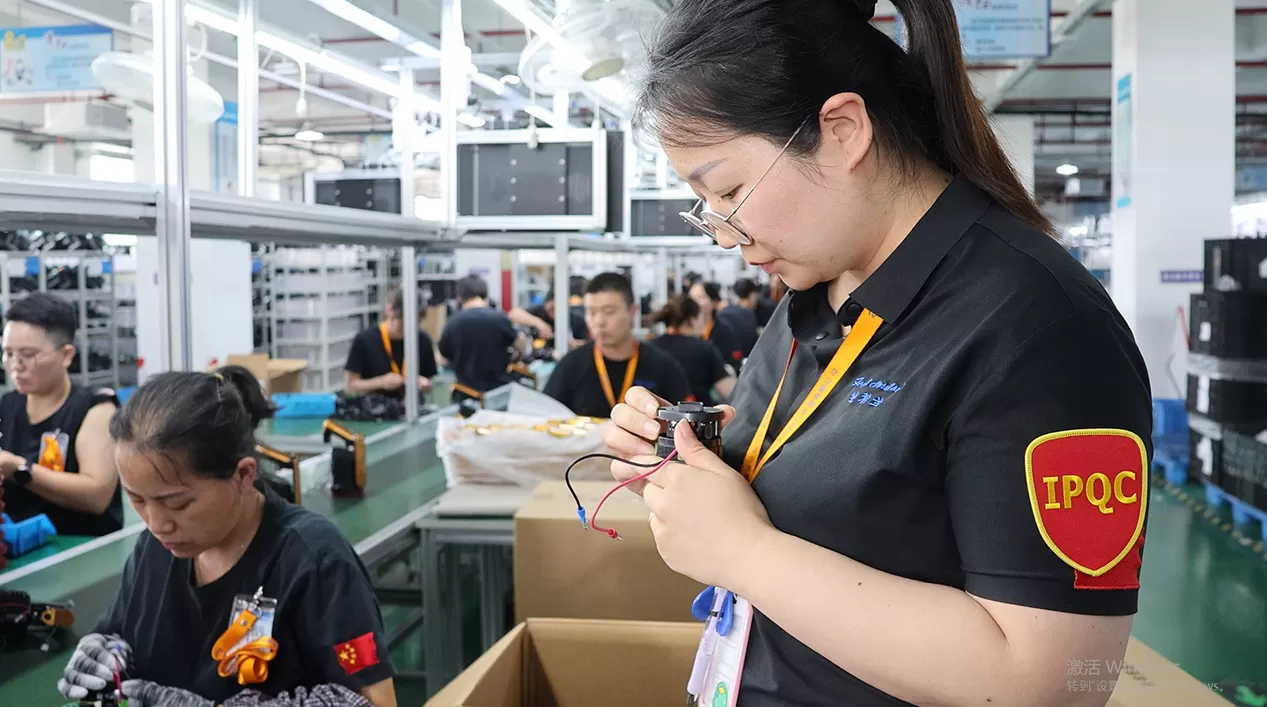 window-cleaning-robot-manufacturer-333.jpg window-cleaning-robot-manufacturer-333.jpg